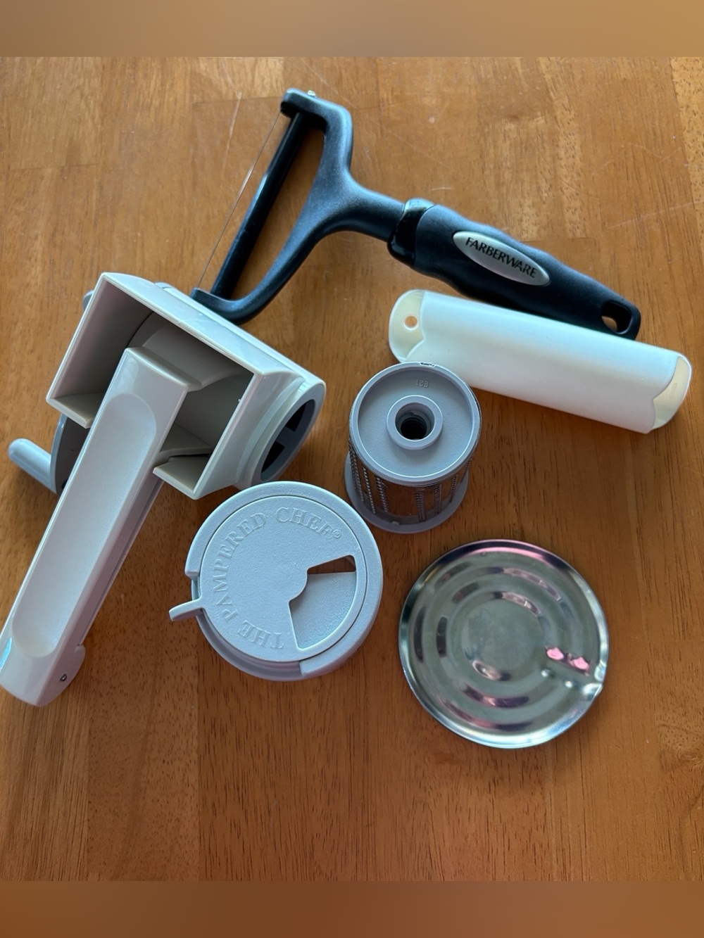 Pampered Chef and Farberware kitchen gadgets